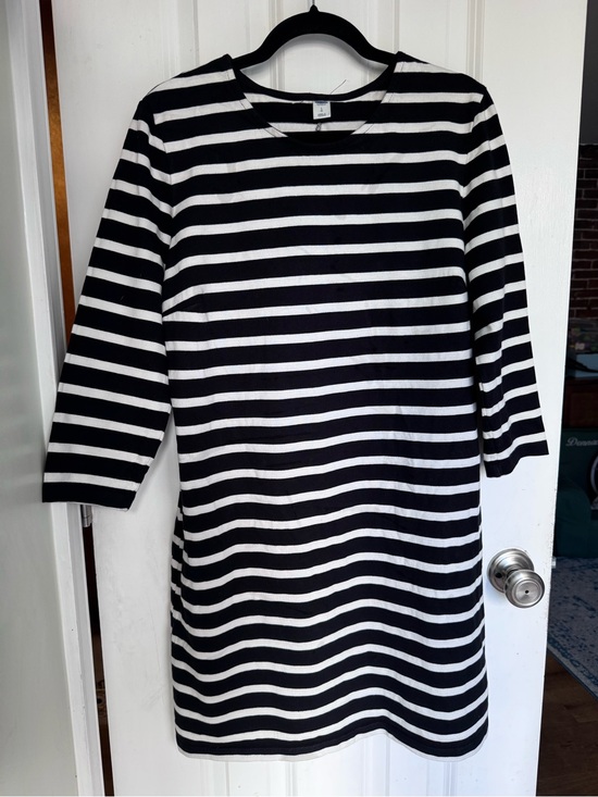 Dresses & Skirts - Old Navy Classic Black & White Stripe Women's Dress